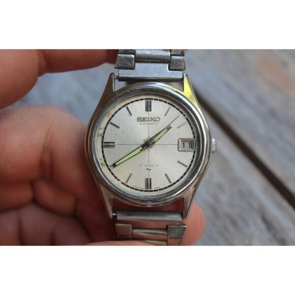 Vintage 1982 Seiko Automatic Mens Silver Watch W/daydate & Black accents - Picture 1 of 5